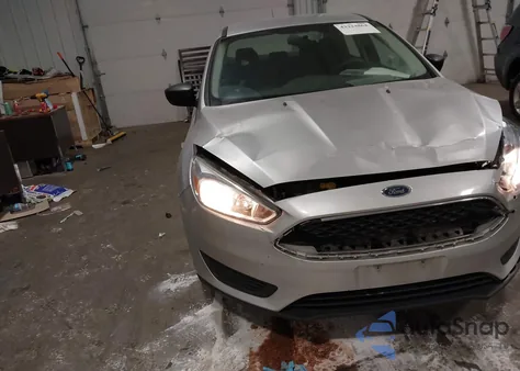 2017 Ford Focus S z USA, uszkodzony, nr VIN 1FADP3E29HL258106